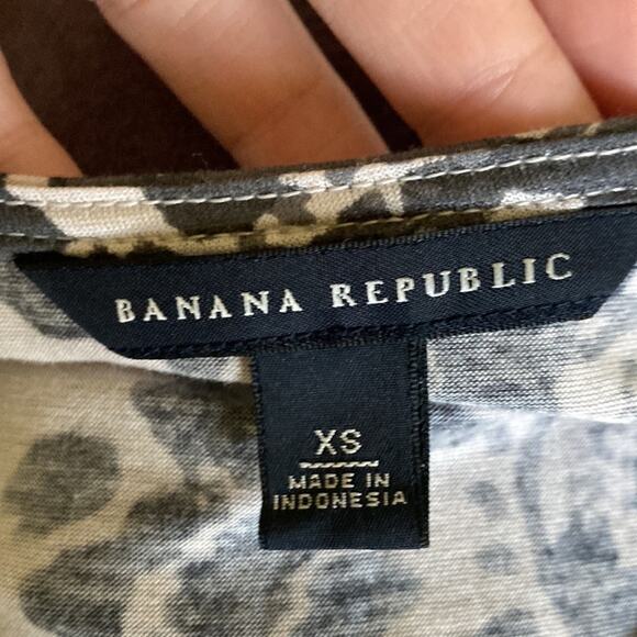 Banana Republic Ruffled Front Stretch Pullover Top, Size XS - Picture 6 of 9